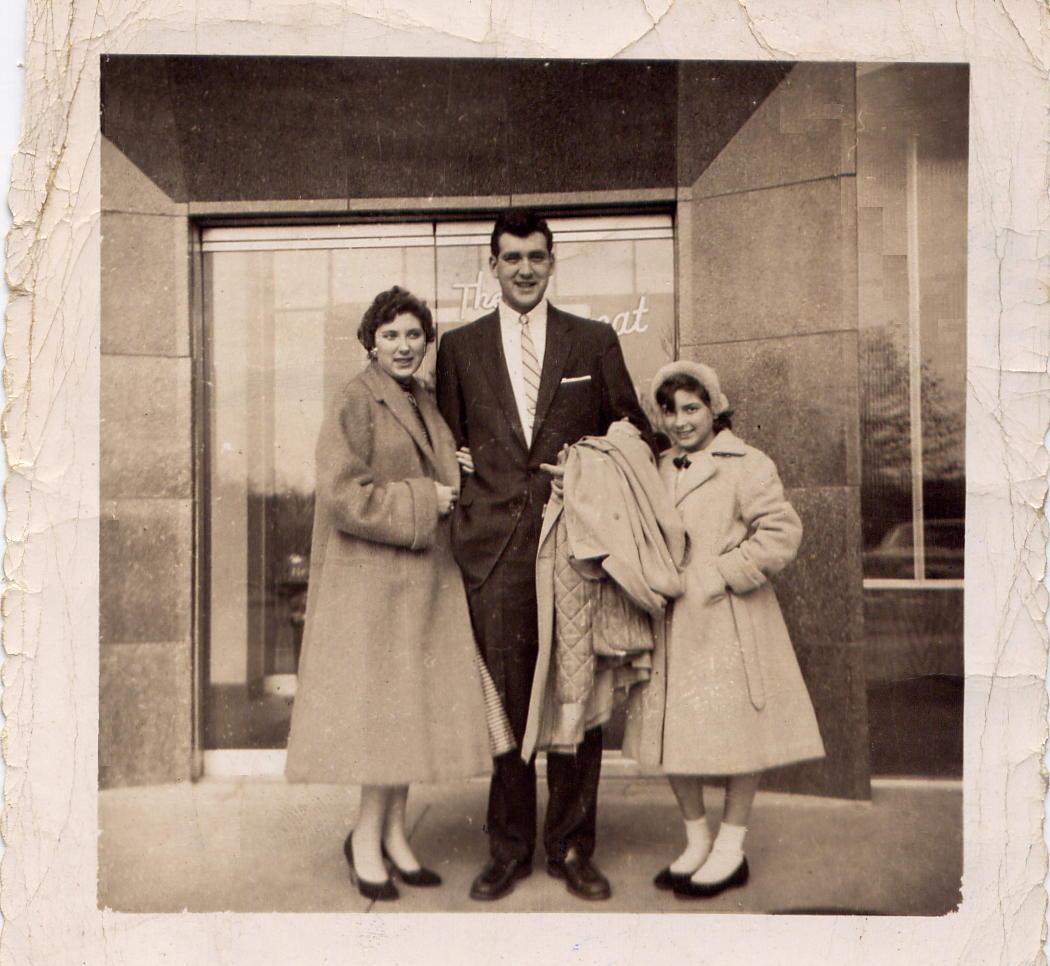 Barbara, Marvin and 
Sheila Berezow, 12/54 [Children of Ruth Gelb and Gershon Berezow].